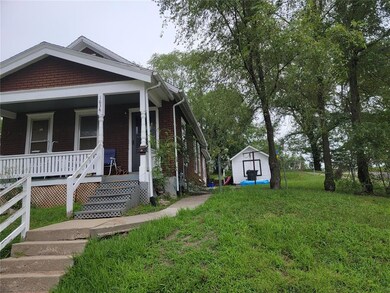 1634 14th Ave SE, Cedar Rapids, IA 52401 - photo 3