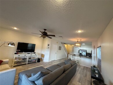 12172 SW 5th Ct, Pembroke Pines, FL 33025 - photo 5
