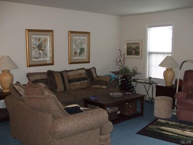 545 Vera Cir, Bethlehem, PA 18017 - photo 3