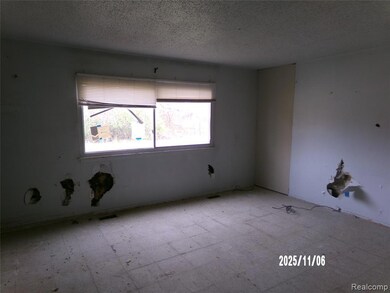 420 Pingree Ave, Flint, MI 48503 - photo 5