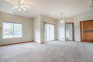 907 7th Ave SE unit 1, Altoona, IA 50009 - photo 4