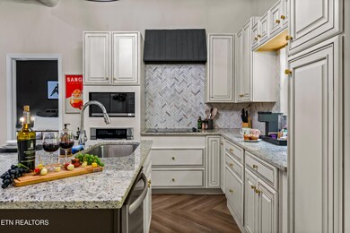 2019 Spotted Fawn Way, Sevierville, TN 37876 - photo 5