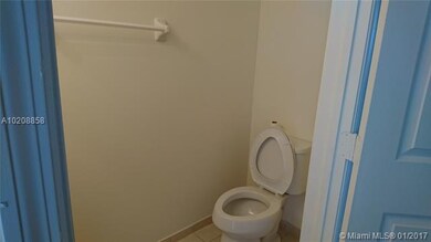 1ST FLOOR 1/2 BATHROOM
