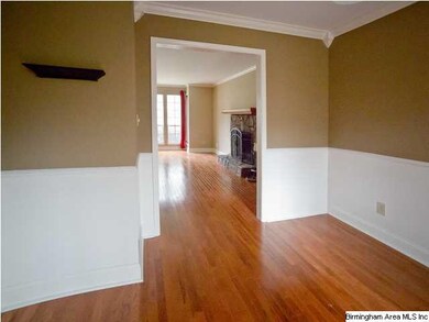 Formal dinning room