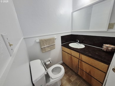 894 E 35th Ave, Eugene, OR 97405 - photo 7