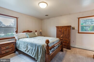 11815 Daisy Ln, Glenn Dale, MD 20769 - photo 3