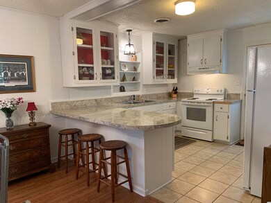 613 S Hazel Ave, Andrews, SC 29510 - photo 4