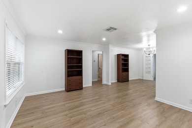 5517 Aspen St, Houston, TX 77081 - photo 2