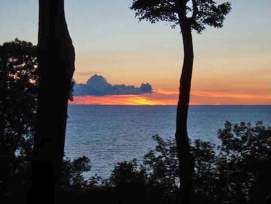 405 Chelsea Ave, Erie, PA 16505 - photo 2