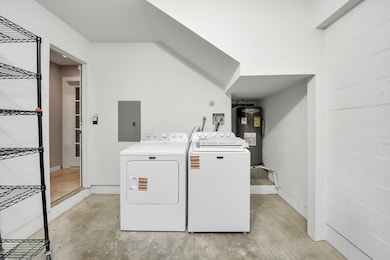 Washer & Dryer included