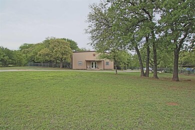 5710 Thousand Oaks Dr, Joshua, TX 76058 - photo 2