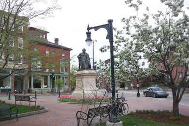 20 Dow St unit 1, Portland, ME 04102 - photo 3