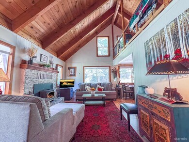 Livingroom Entry