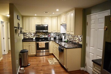 1913 Blackstone Dr unit 13, Nashua, NH 03063 - photo 3