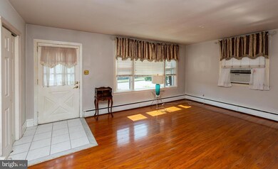 5241 Arrowhead Ln, Drexel Hill, PA 19026 - photo 7