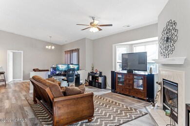 004_4148_breezewood_dr_apt._204-4