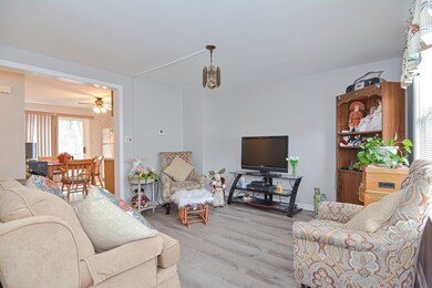 91 Donohue Rd unit 12, Dracut, MA 01826 - photo 4