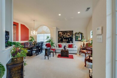 320 Chantilly Ct, Hurst, TX 76054 - photo 4