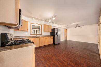 18670 Loras Ln, Country Club Hills, IL 60478 - photo 7