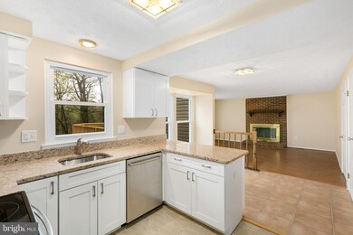 2816 Schubert Dr, Silver Spring, MD 20904 - photo 6