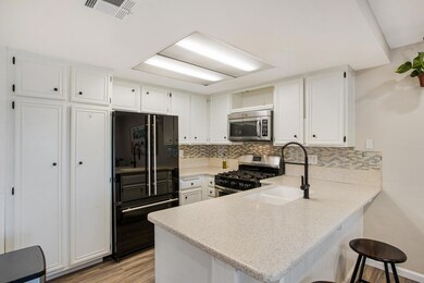 Breakfast Bar - 6034 Via Montanez