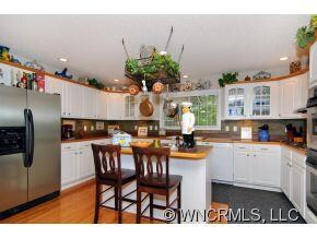 gourmet kitchen