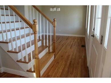 285 Mitchells Ln, Middletown, RI 02842 - photo 2