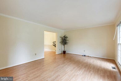 15516 Norman Dr, North Potomac, MD 20878 - photo 3