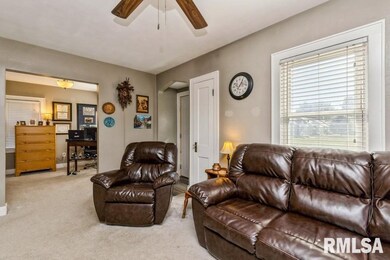 1332 W 35th St, Davenport, IA 52806 - photo 3