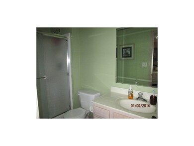 Master 3/4 Bath w/shower