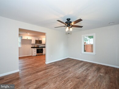 3419 Raymond St, Reading, PA 19605 - photo 6