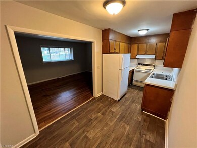 1608 W Northwest Blvd unit F, Winston Salem, NC 27104 - photo 5