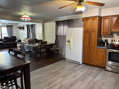 128 Hickory Dr, Columbus Junction, IA 52738 - photo 7