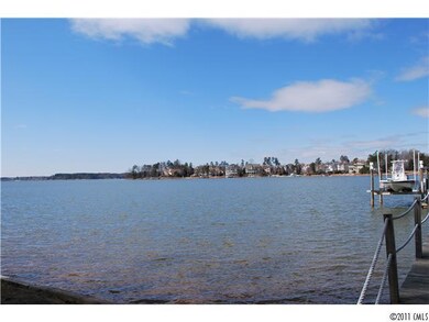 Pier - Enjoy the boat ramp with gentle walk into t