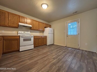 60 Rainbow Dr unit 7, Jacksonville, NC 28546 - photo 7