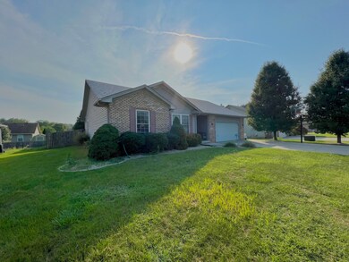 6142 E Meadow Ridge Rd, Columbus, IN 47203 - photo 3