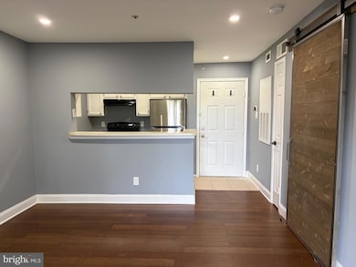 Pointe At Park Center unit 3165, Alexandria, VA 22302 - photo 2