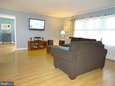 25 Aspen Ln, Levittown, PA 19055 - photo 5