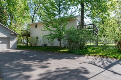 8536 Lovers Ln-15