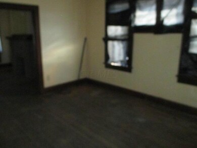 685 JENKINS (22) DINING RM REVERSE