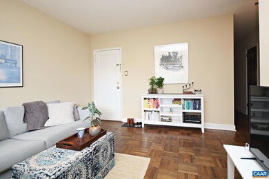 32 University Cir unit 303, Charlottesville, VA 22903 - photo 3