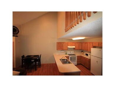 Kitchen. Oak kitchen with breakfast bar  and dinin