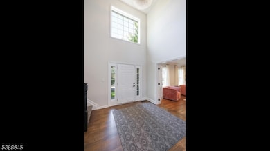 9 Apple Tree Ln, Warren, NJ 07059 - photo 5