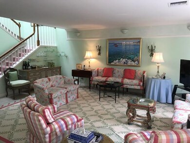 Vue from Living Room to Deck