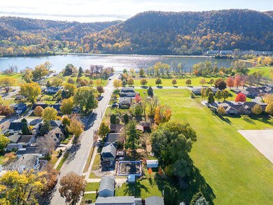 1 1/2 block to the lake