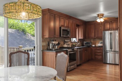 316 Riverside Ave Riverside CT-print-005