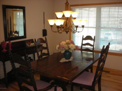 6 Colony Dr 006