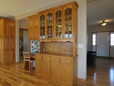 You will find additional storage in the attractive