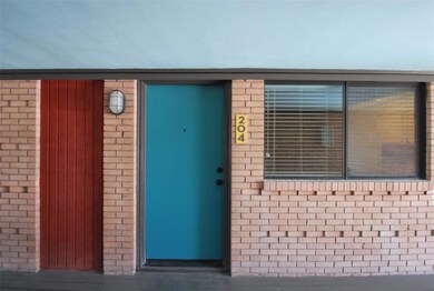 5004 Live Oak St unit 204, Dallas, TX 75206 - photo 2