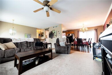 697 Oakwood St, Easton, PA 18045 - photo 5